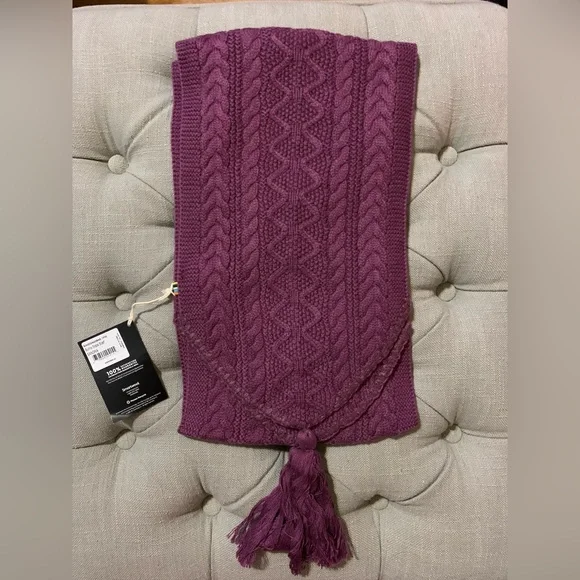 SmartWool bunny slope scarf in sangria - Picture 2 of 5